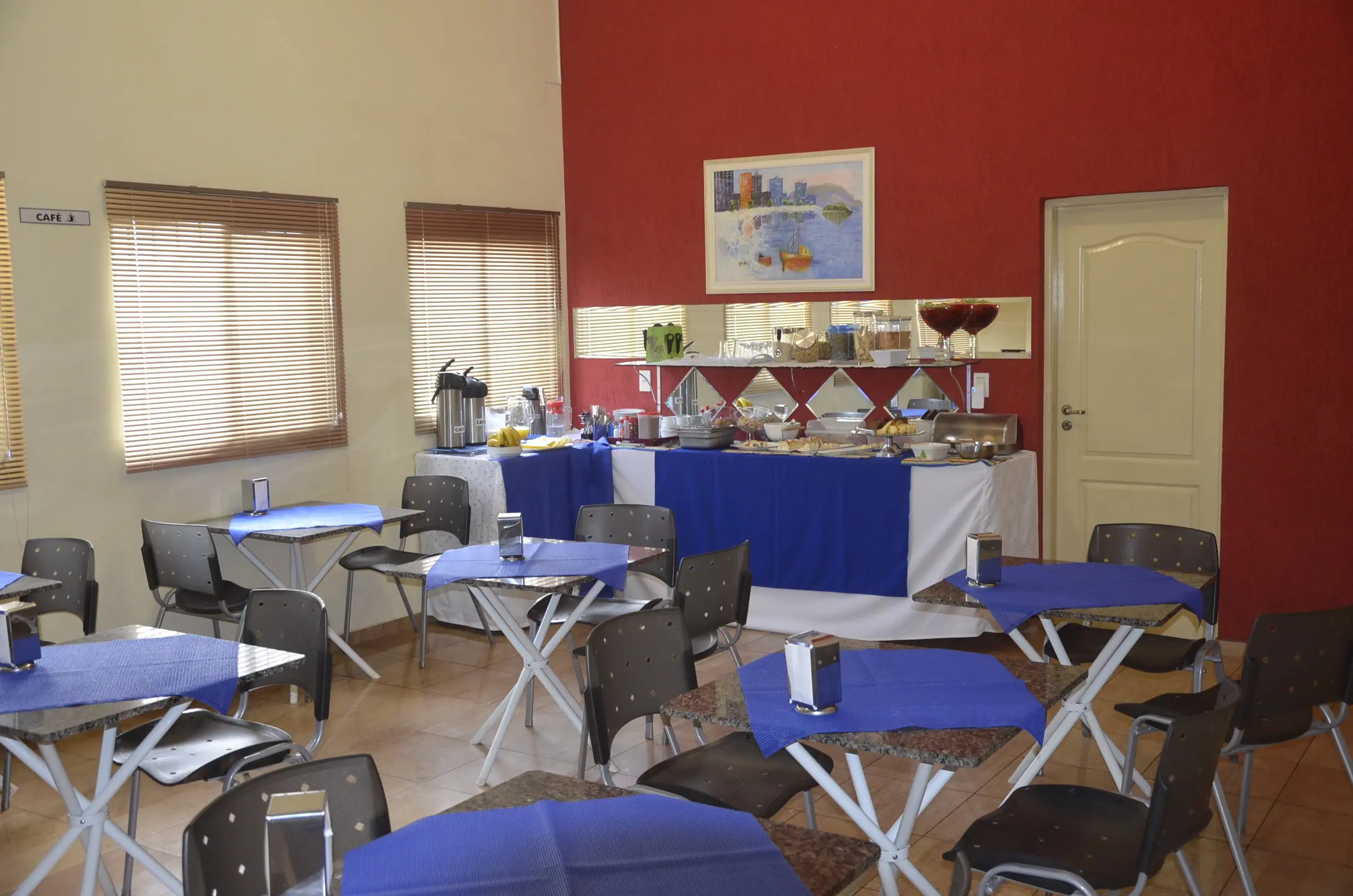 Cafe hotel lerroma